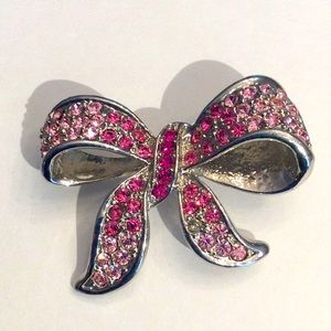 Vintage bow brooch
